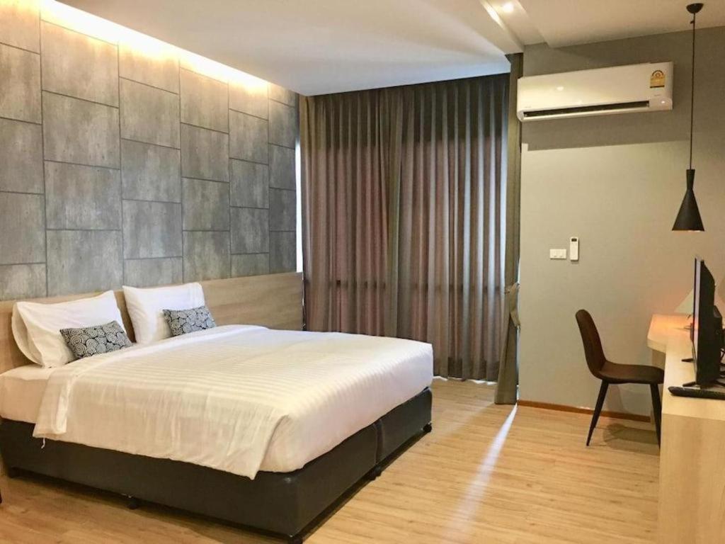 サンズ ホテル Ratchaburi エクステリア 写真