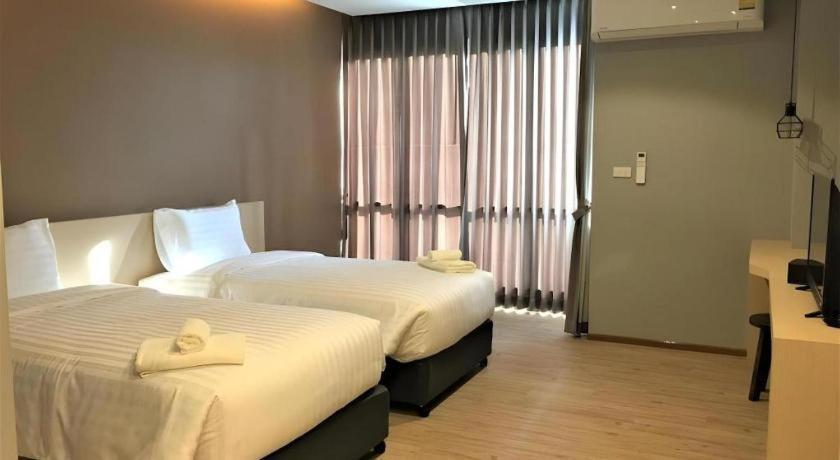 サンズ ホテル Ratchaburi エクステリア 写真